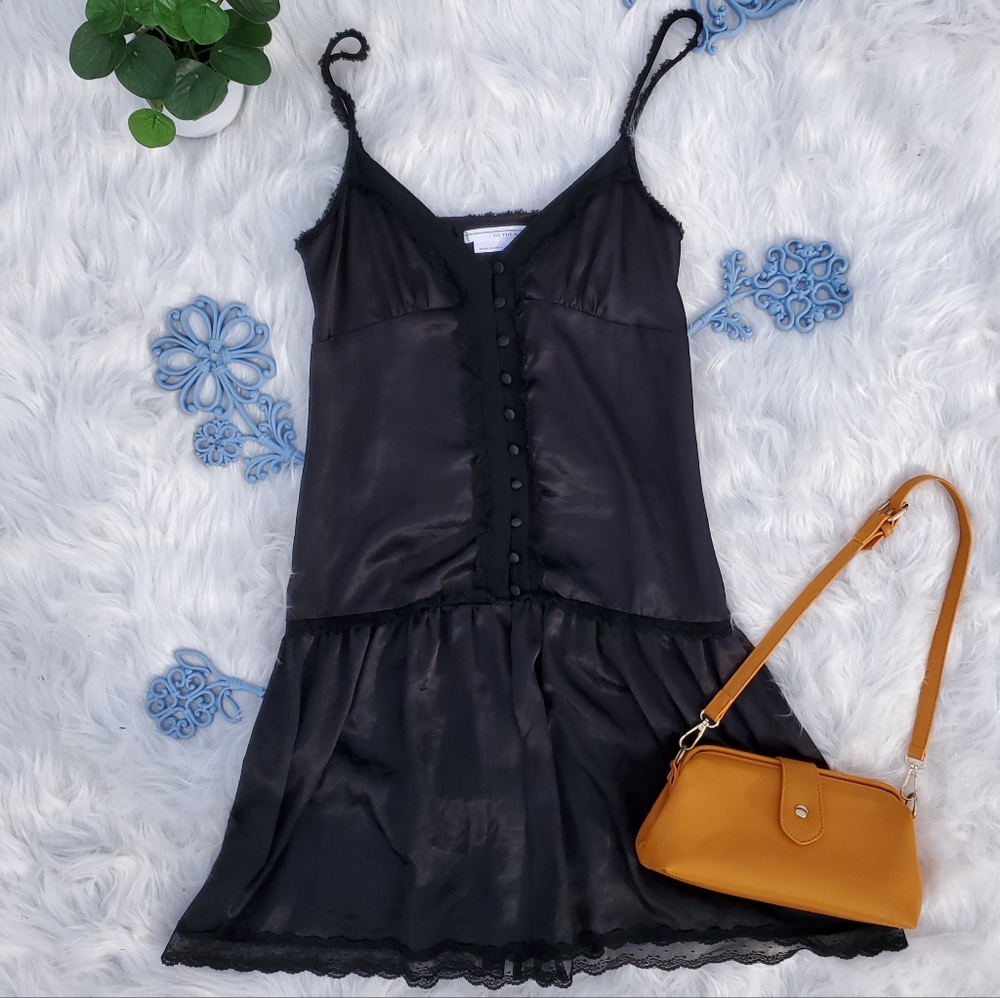 To the Max Black Saten Short Dress